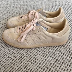 Adidas Beige Sambas